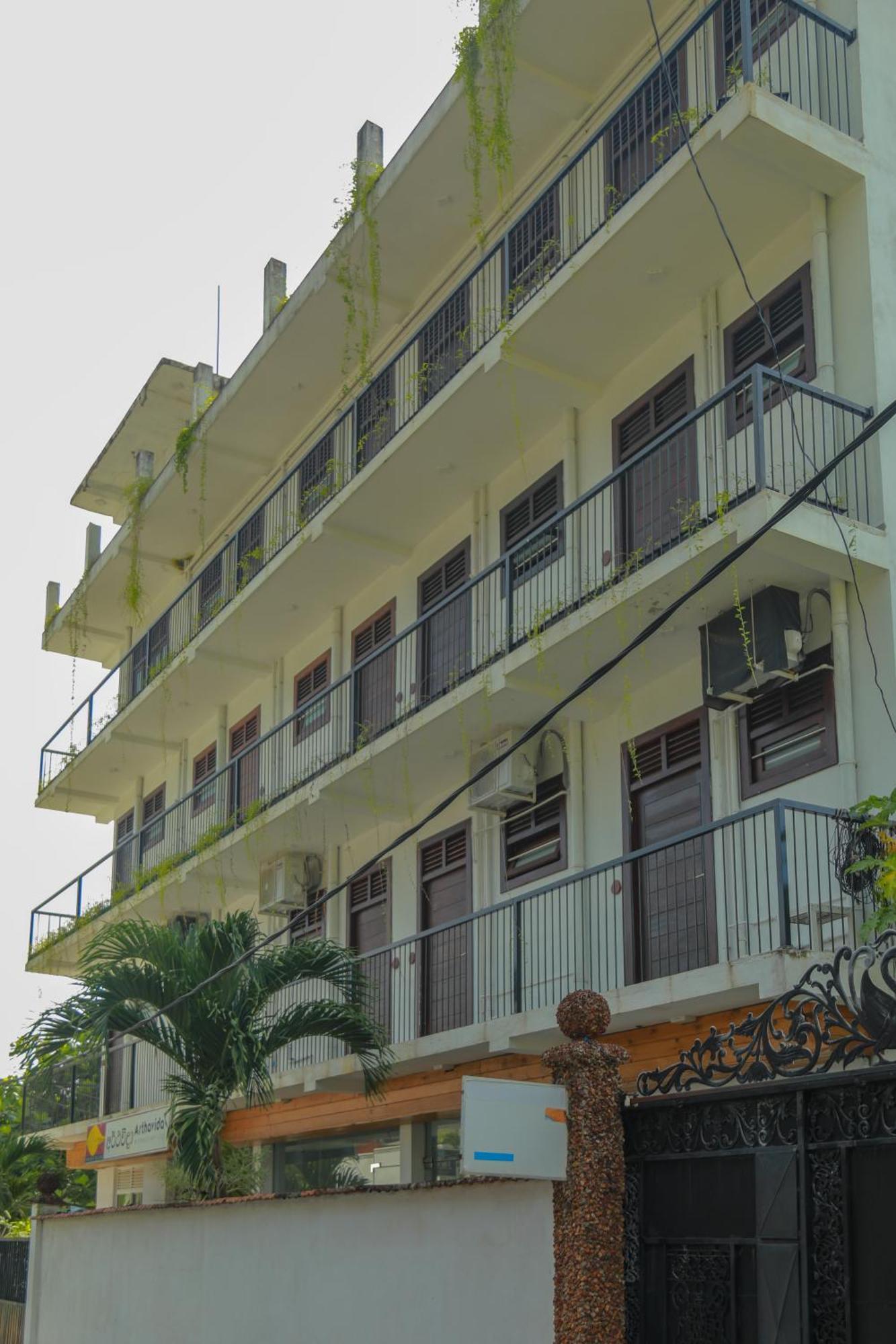 Traveller'S Hotel Хиккадува Экстерьер фото