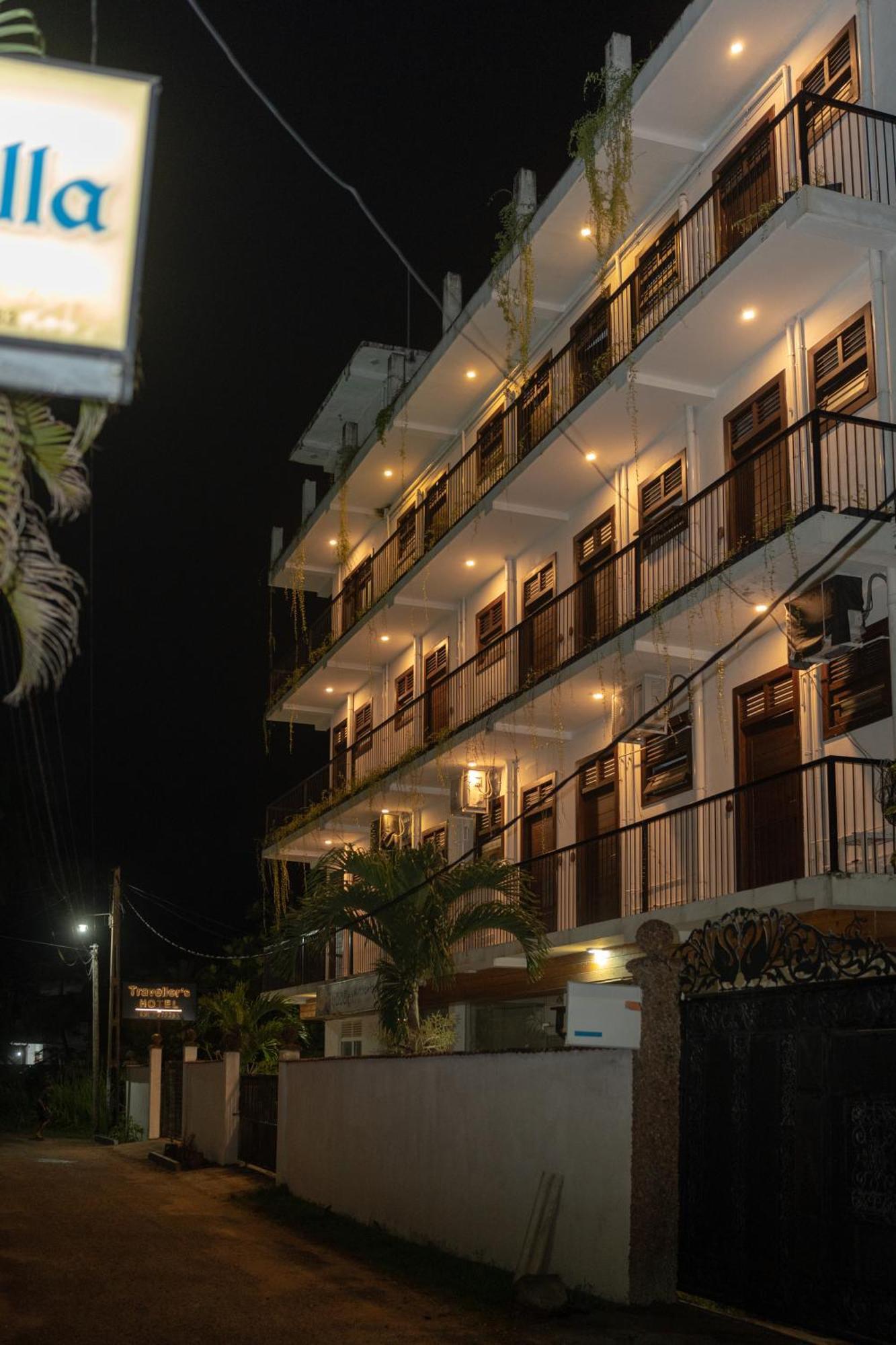 Traveller'S Hotel Хиккадува Экстерьер фото
