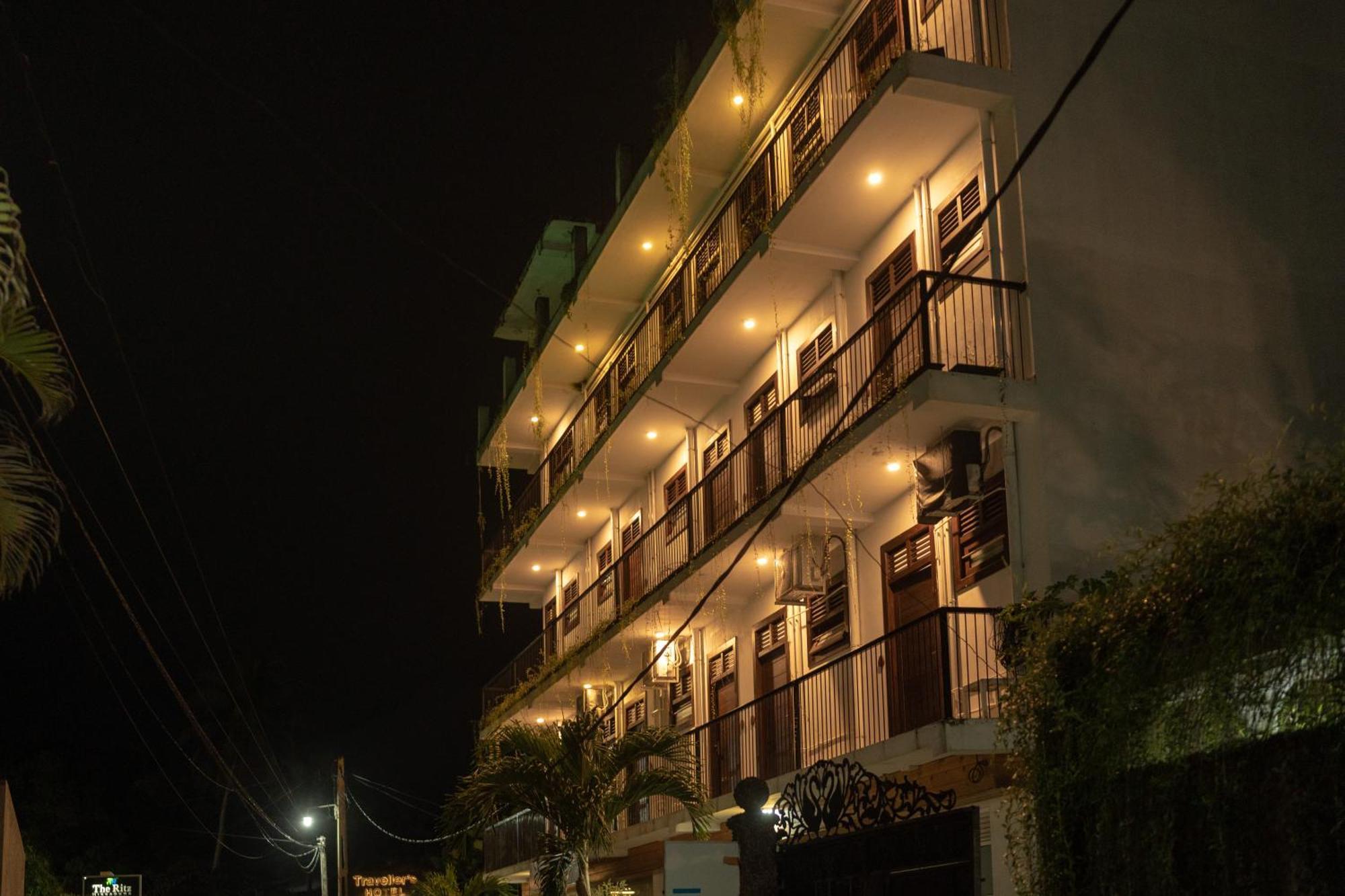 Traveller'S Hotel Хиккадува Экстерьер фото